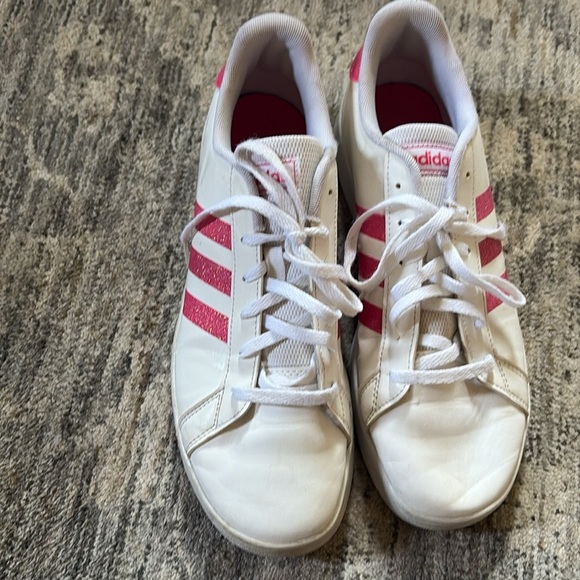 Adidas White Sneakers with Pink sparkle stripes - Classic - women’s size 7 - Picture 2 of 8